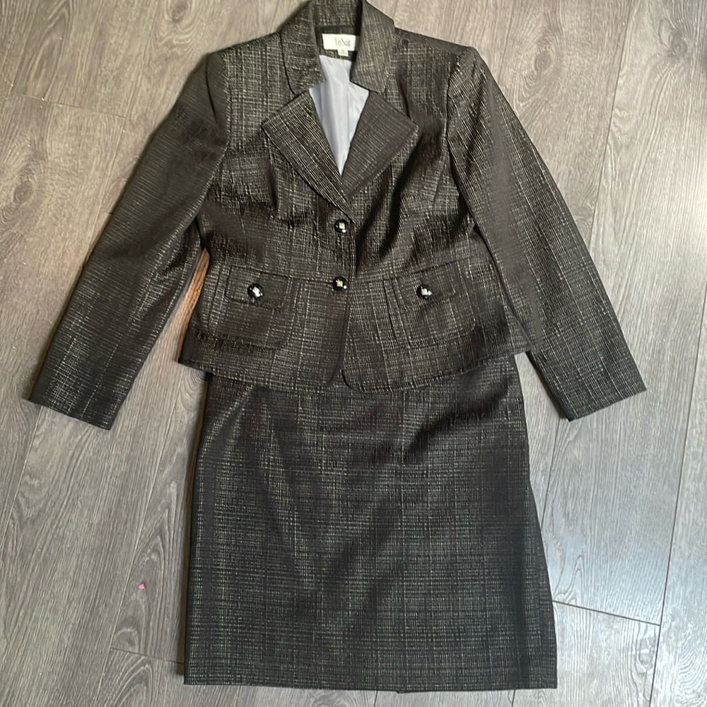 Le Suit 2 piece Blazer & skirt Black Silver Thread Textured Button Flap Pockets